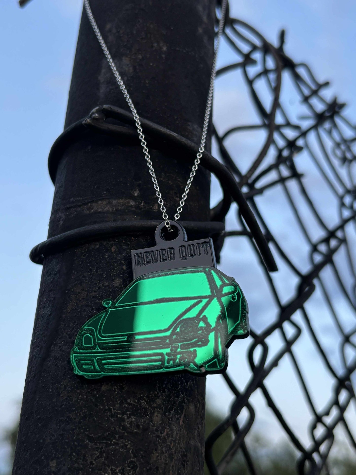 PENDANT PRELUDE NEVER QUIT