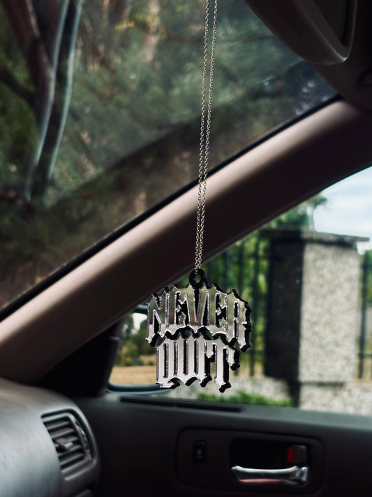 PENDANT NEVER QUIT